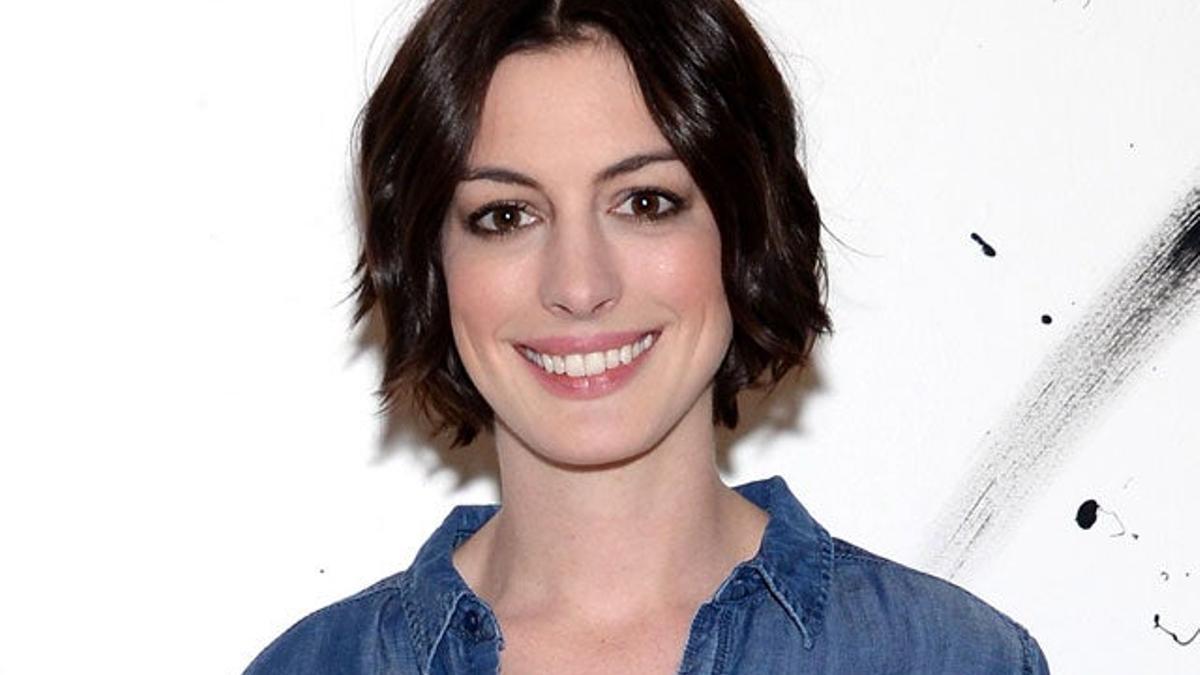 Anne Hathaway se pasa al teatro