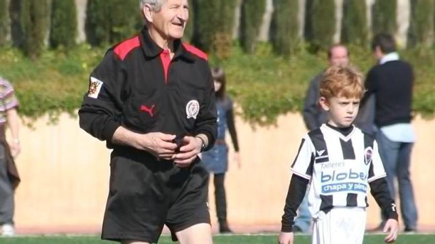 Fallece Manuel Cubertorer, conocido árbitro de fútbol de Castellón que pitaba con más de 80 años