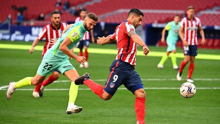 El Atlético empieza lanzado con Luis Suárez