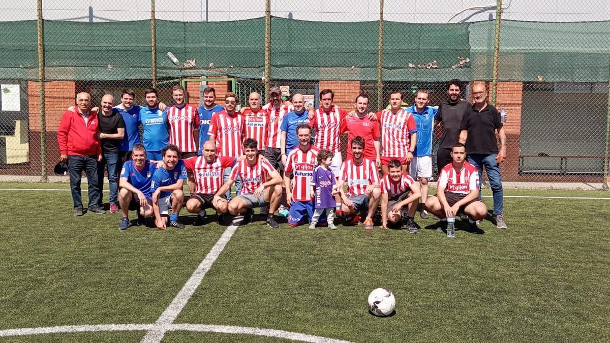 Un momento del torneo con los participantes de Sporting y Oviedo.