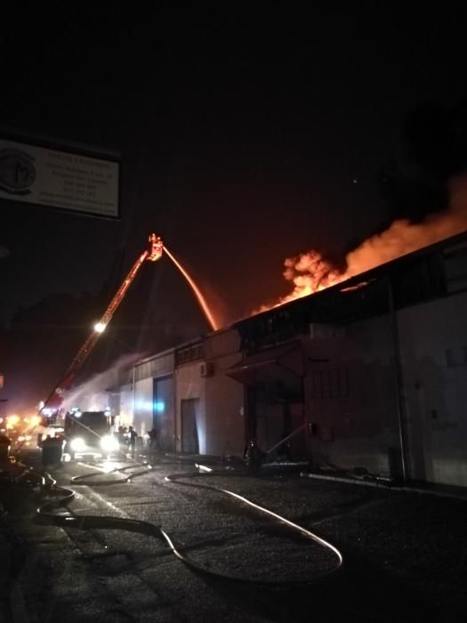 Voraz incendio en Son Castelló