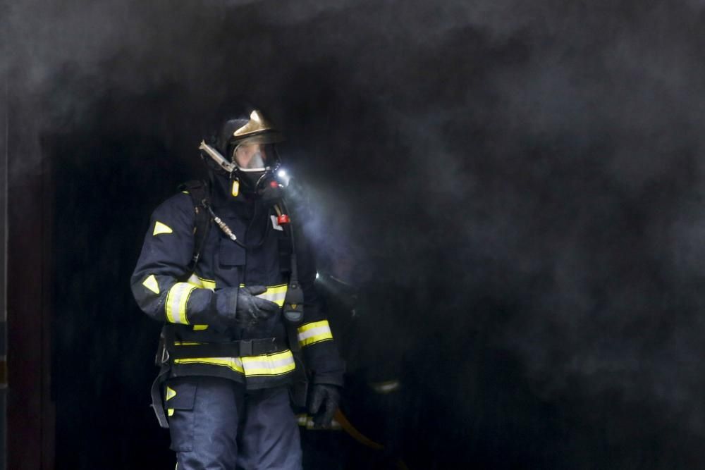 Incendio en un garaje de la calle Doctor Marañón de Avilés