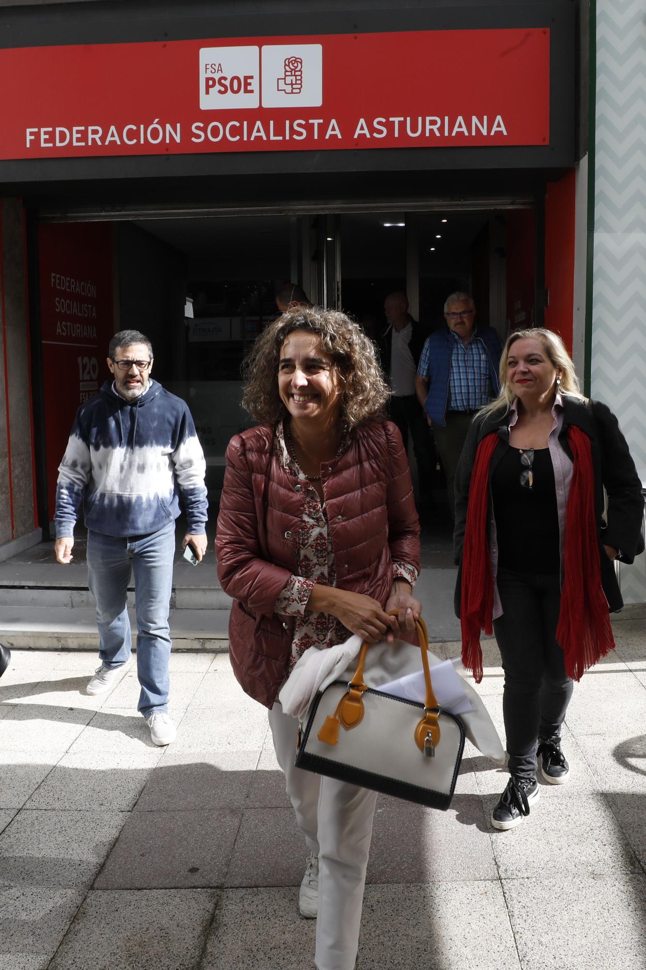 EN IMÁGENES: Los candidatos a las primarias del PSOE de Gijón entregan sus avales en la sede de la FSA
