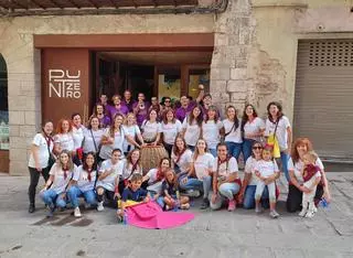 La penya La Corneta recuperarà la memòria femenina del Corre de bou de Cardona: "Les dones hem estat sempre presents en la festa"