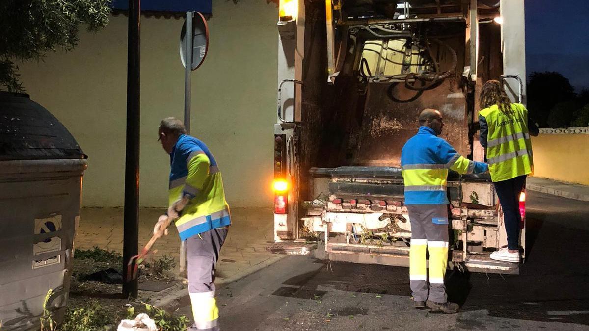 Operarios de la recogida de basura de San Vicente