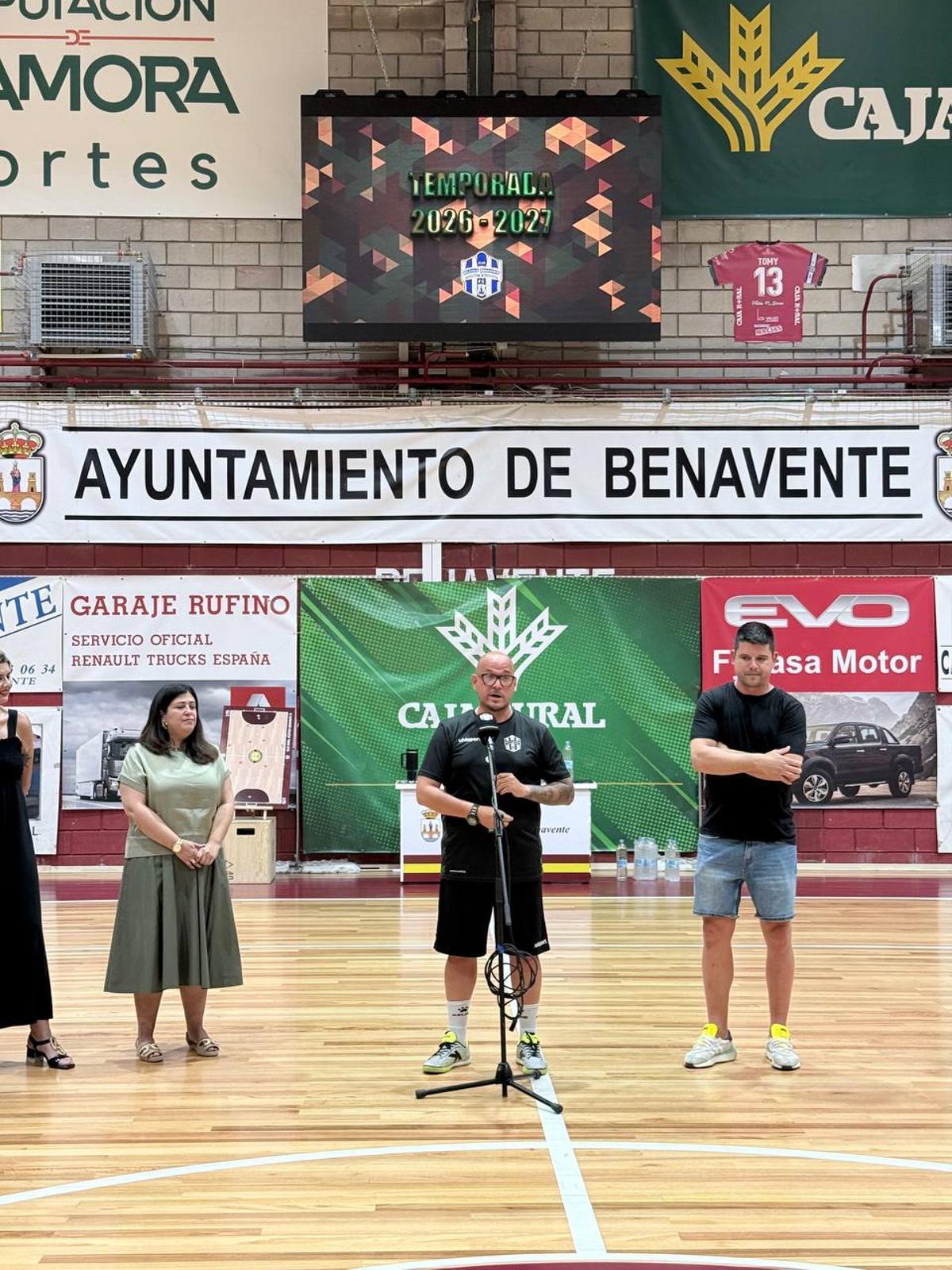 GALERÍA | El Atlético Benavente Caja Rural inicia la pretemporada