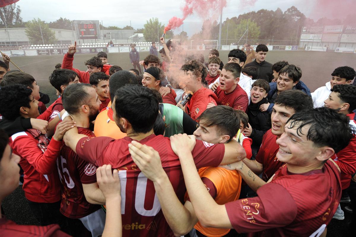 A ESTRADA. FUTBOL CD ESTRADENSE - BARCO CLASIFICACION FASE ASCENSO PLAY OFFS JUGADAS CELEBRACIONES