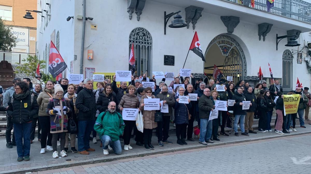 Uno de los paros del profesorado en el Conservatorio de Buñol