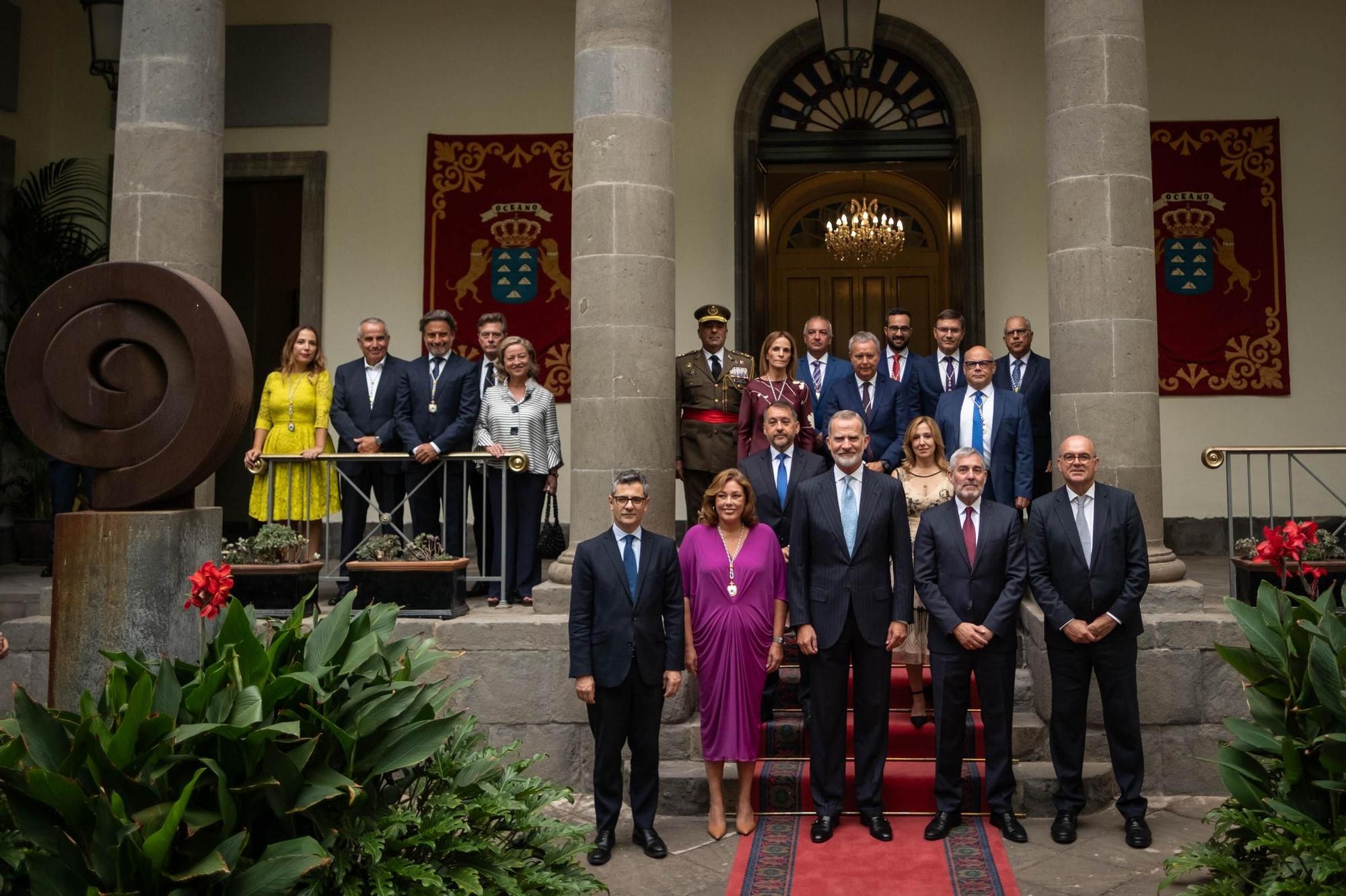 Felipe VI recibe la medalla de oro del Parlamento de Canarias