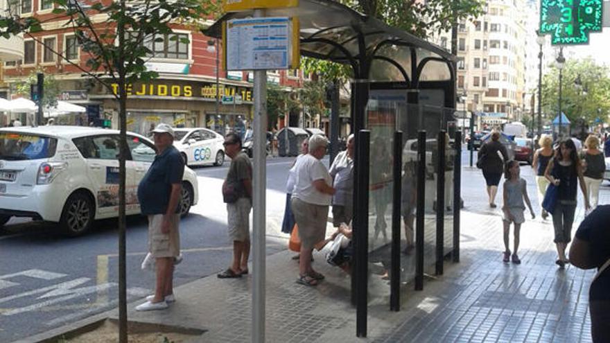 El bus Mislata-Mercado Central arranca  hoy con recelos de vecinos y ayuntamiento