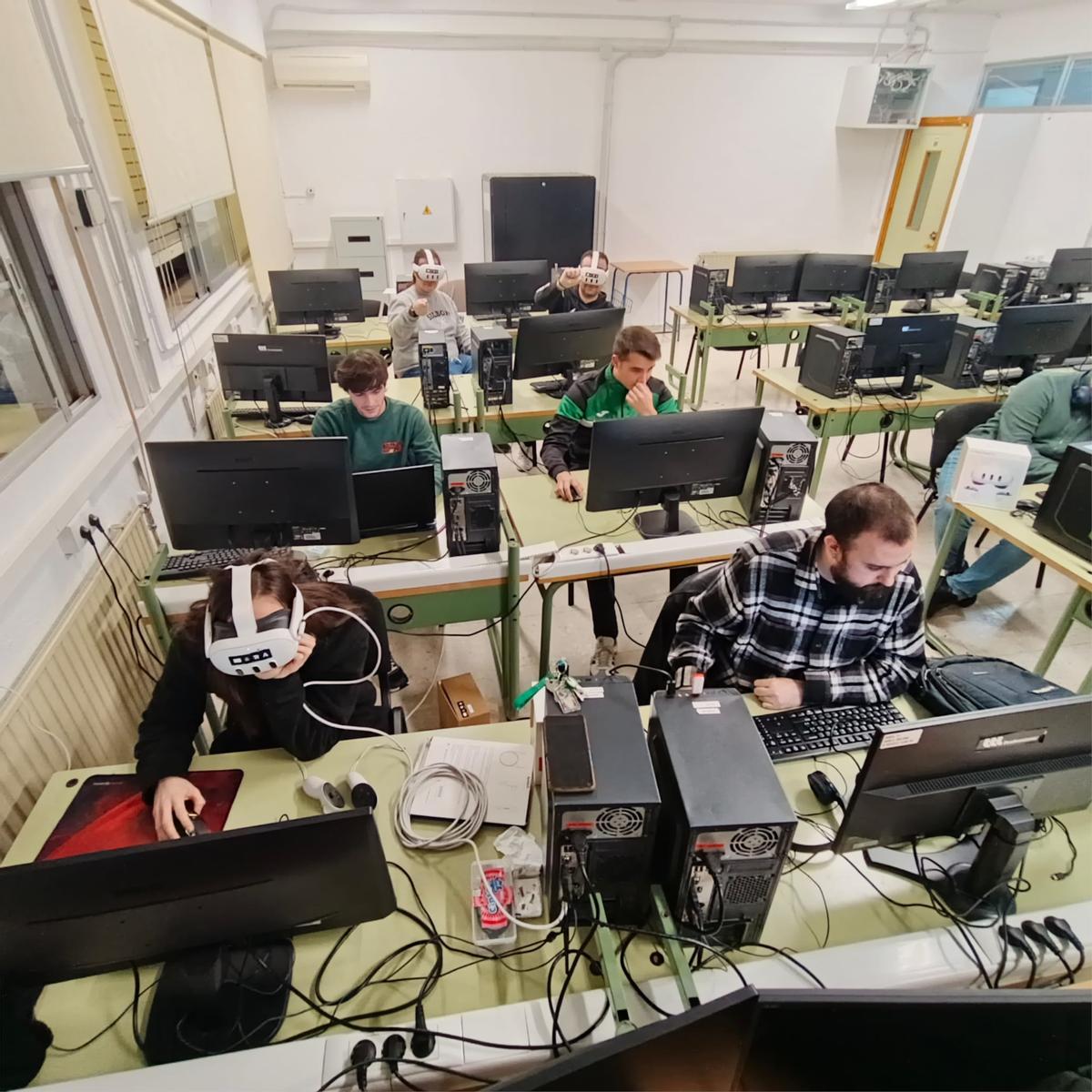 En el instituto se imparten cuatro ciclos formativos.