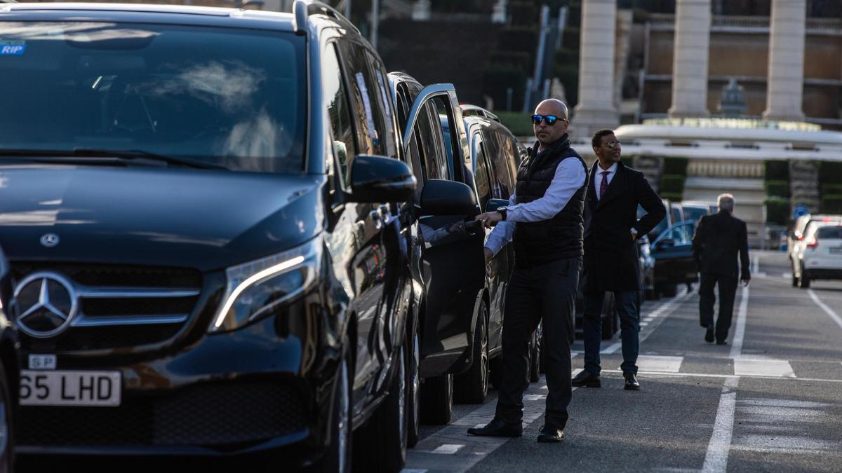 El AMB cierra la puerta a otorgar nuevas licencias de VTC urbanas en Barcelona