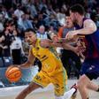 Wong intenta zafarse de la defensa de Joel Parra en el último partido del Granca ante el Barça en el Palau.