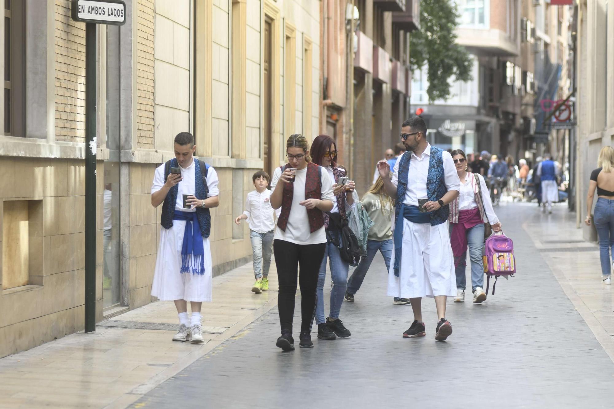 Ambiente en las calles del centro de Murcia durante el Bando de la Huerta (II)