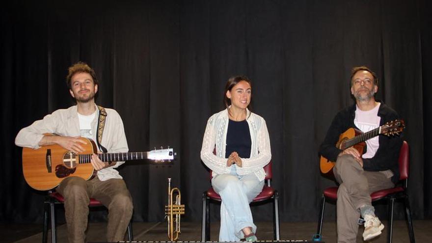 Alba Careta, Enric Verdaguer i Santi Careta actuen a la residència de Sant Fruitós de Bages