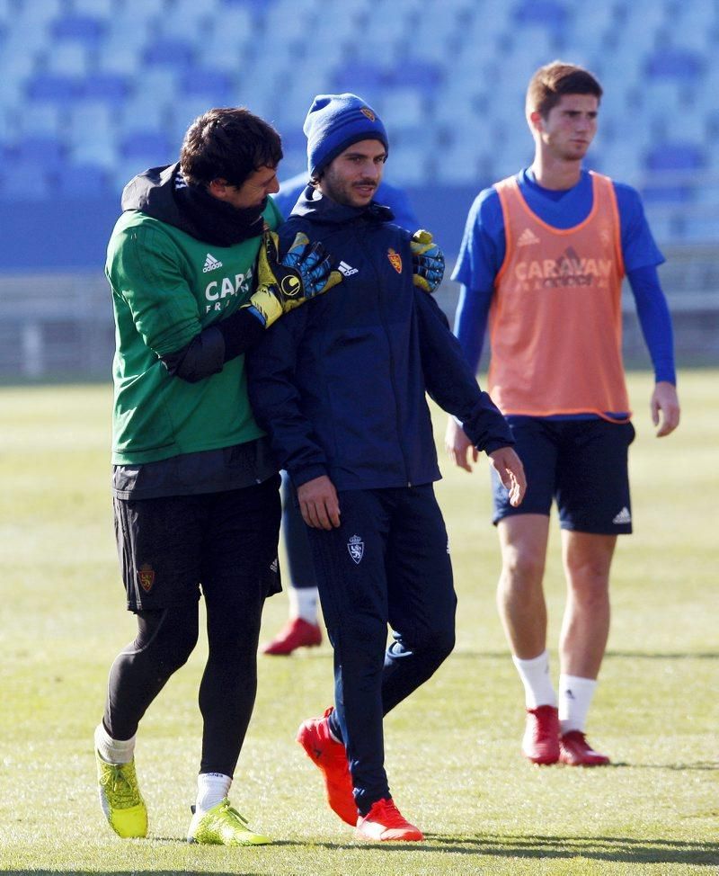 Entrenamiento a puerta abierta del Real Zaragoza en La Romareda