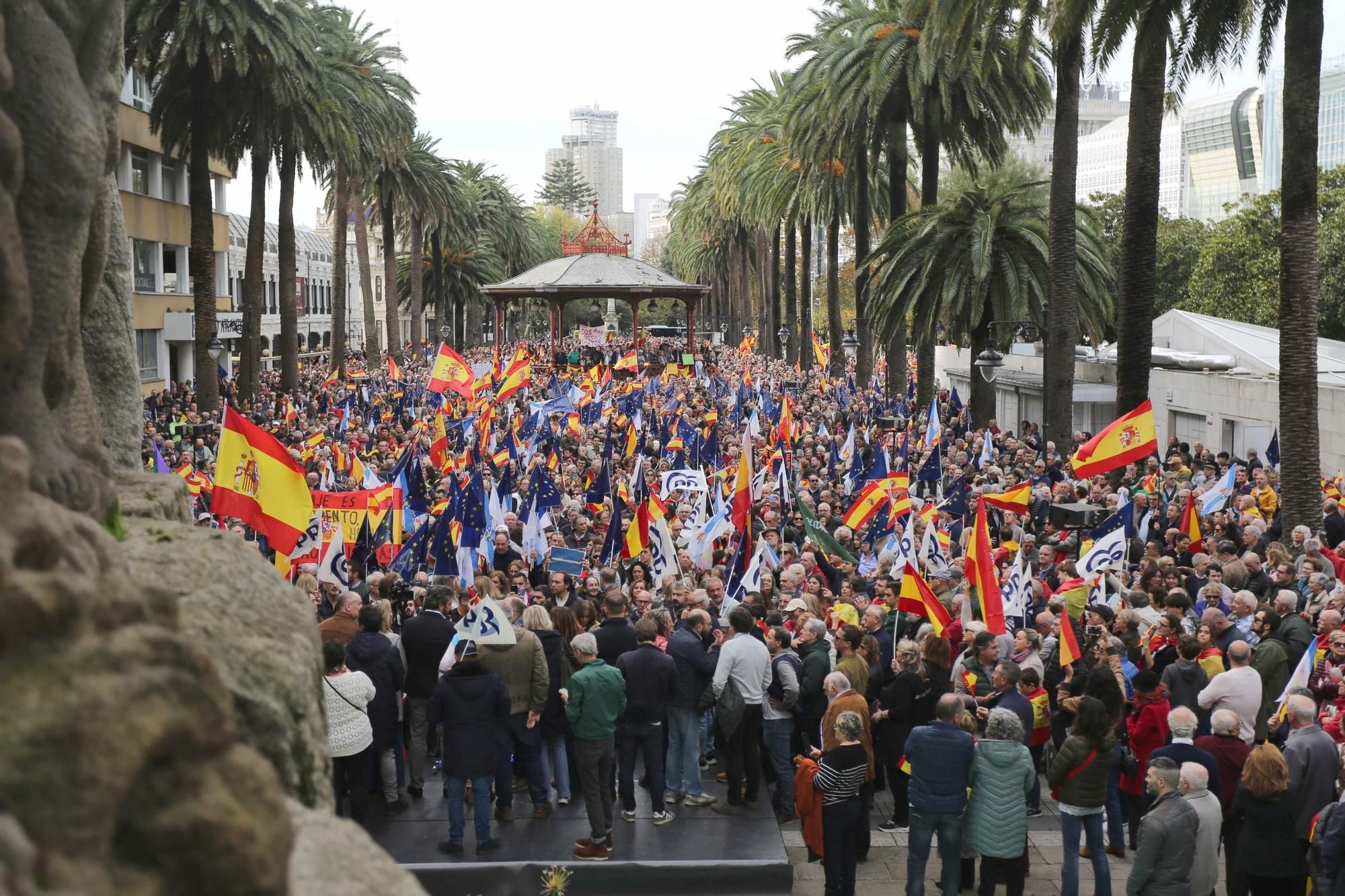 Miles de personas protestan en A Coruña contra la amnistía