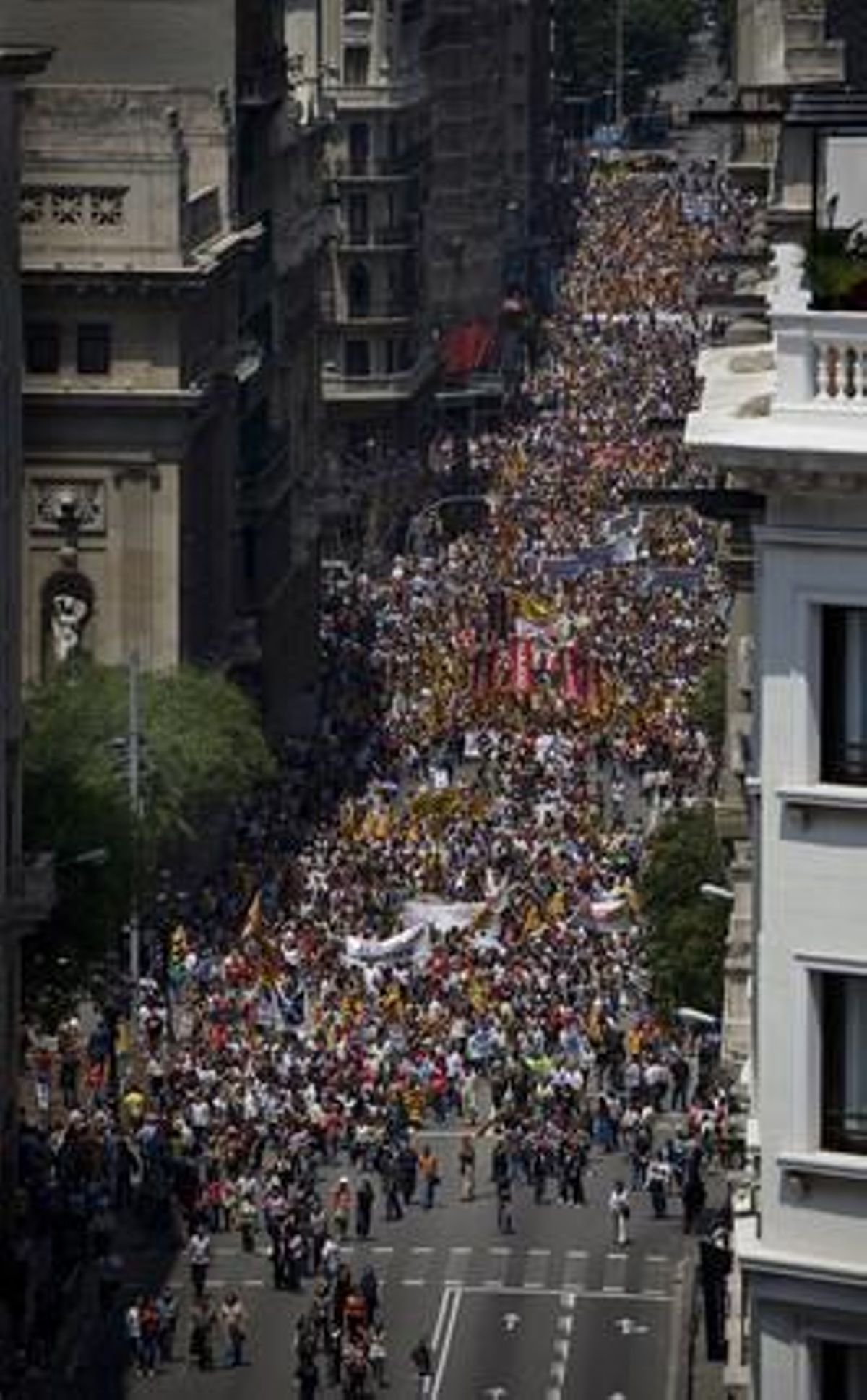 Fins i tot la Guàrdia Urbana, que sol rebaixar les estimacions sindicals, ha reconegut que s’han concentrat 30.000 persones.