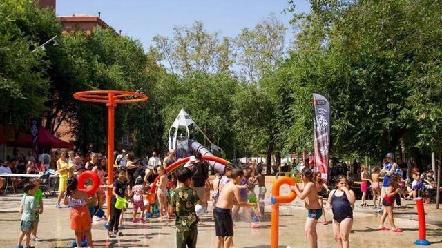 Uno de los espacios de juegos de agua de Barcelona.