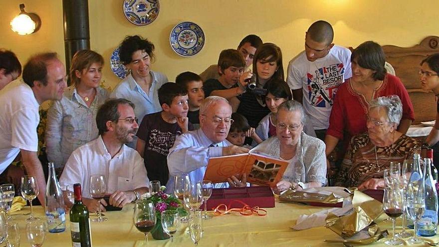 De las Heras, amb fills i nets en una celebració familiar al costat de la seva esposa, Montserrat Cisa