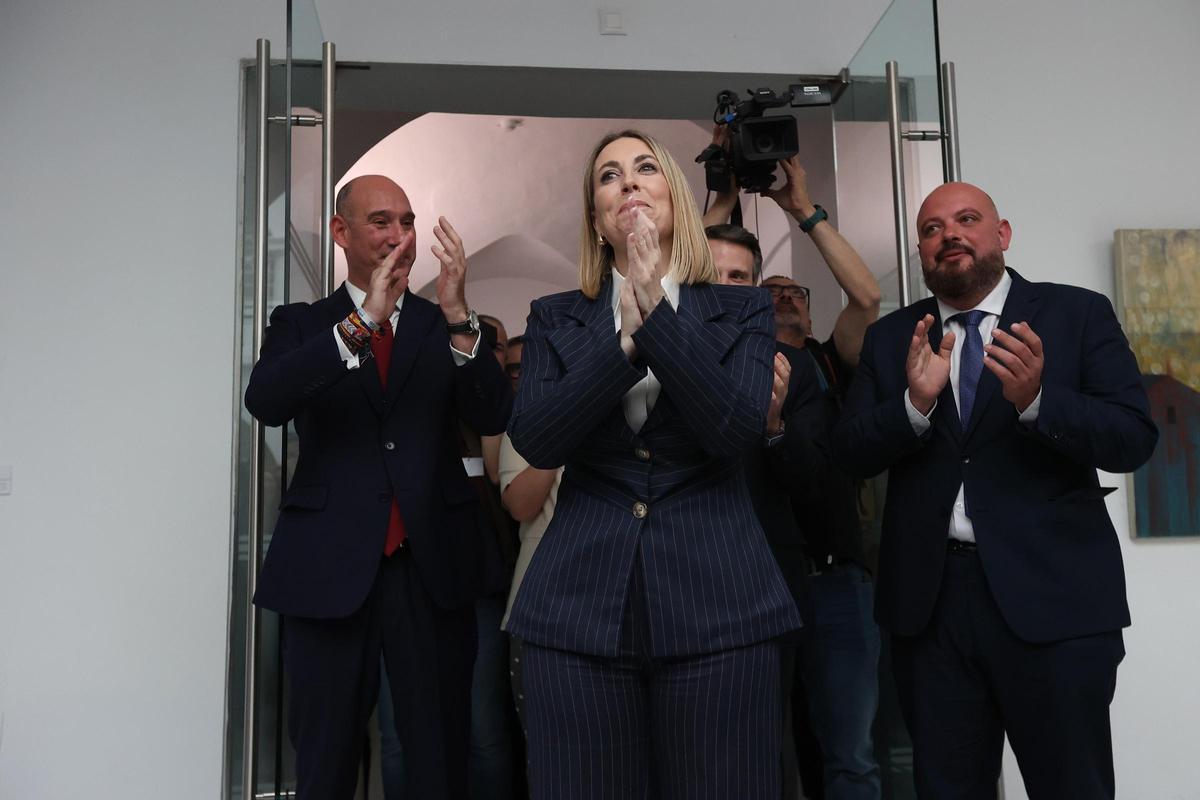 La presidenta de la Junta de Extremadura, María Guardiola, tras su investidura