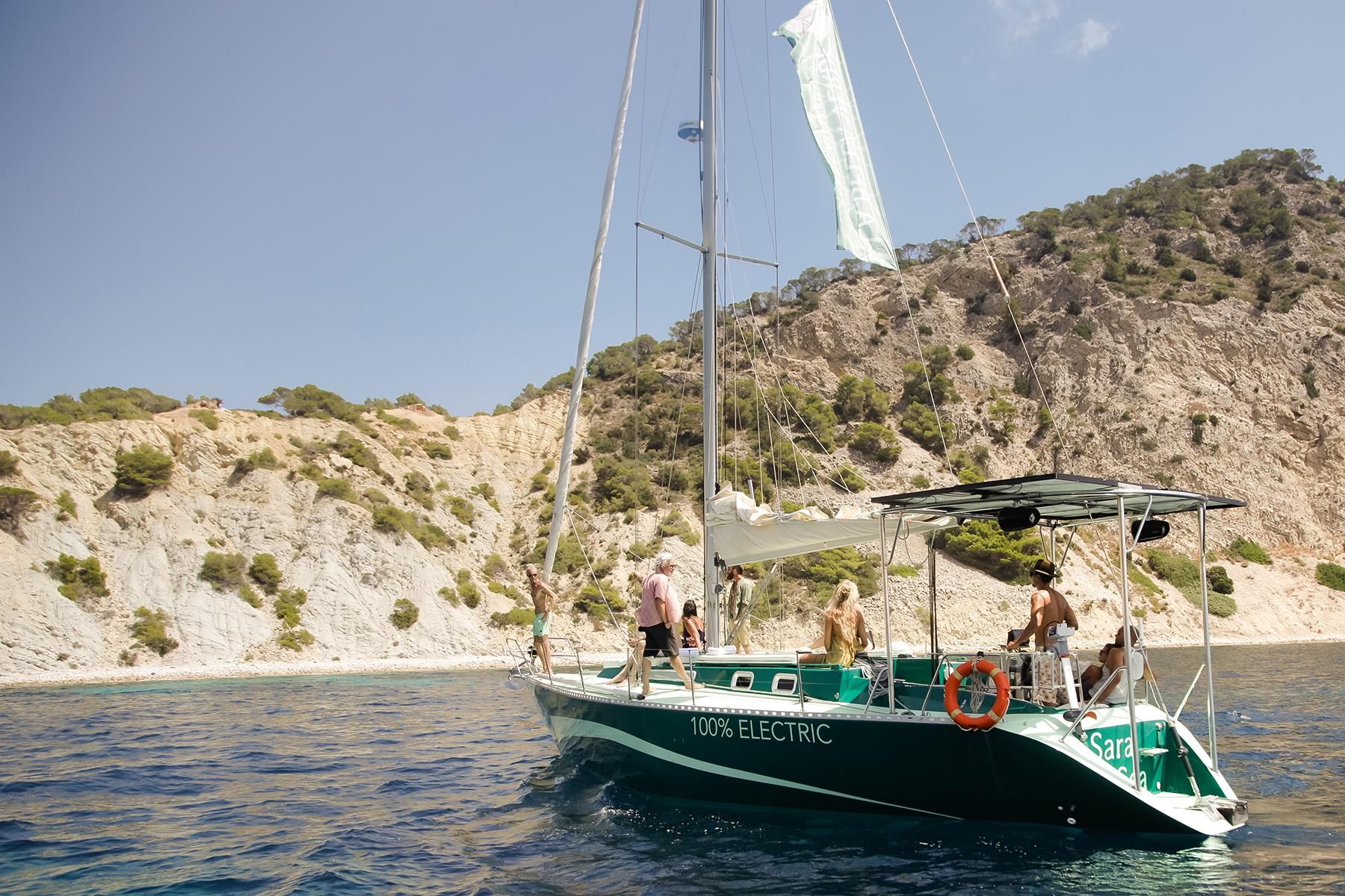 El velero de alquiler de La Bella Verde es totalmente eléctrico