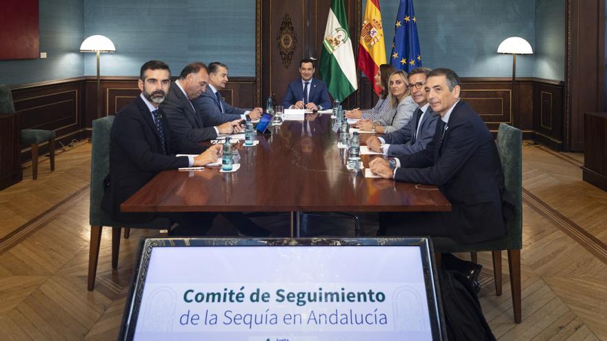 Juanma Moreno ha presidido la primera reunión de la Comisión de Seguimiento de la Sequía.