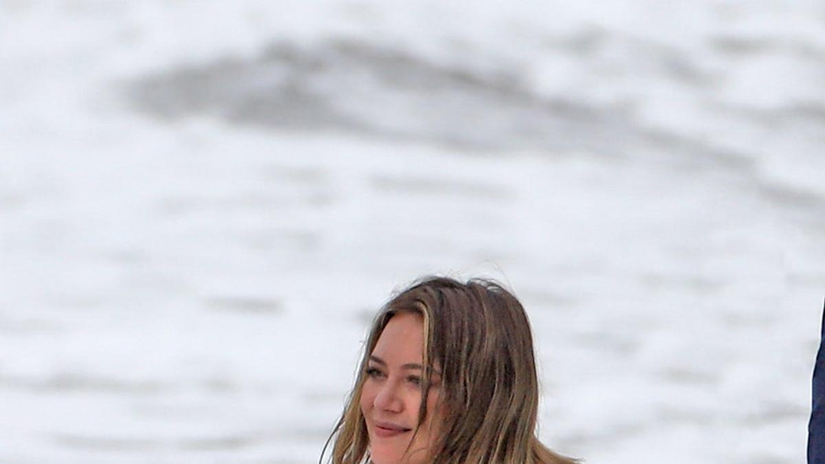 Hilary Duff en la playa
