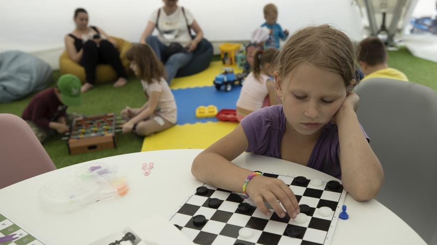 Educación ya tramita de urgencia las plazas de Técnicos de Infantil en  Aragón