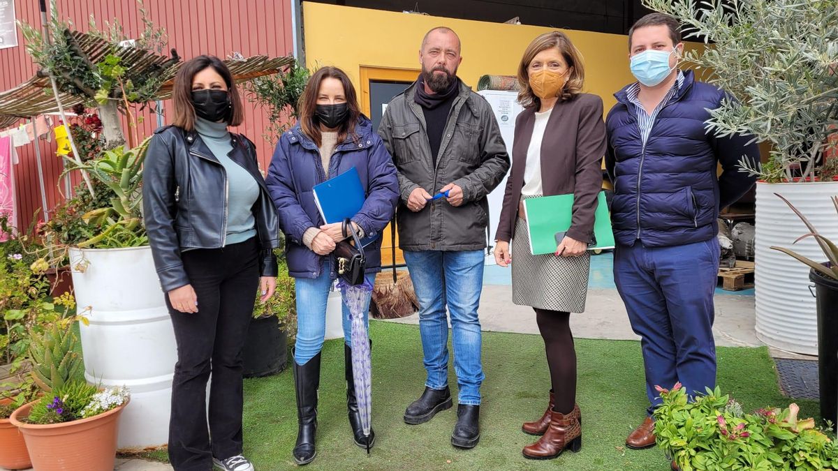 Imagen de la visita de la delegada de Salud, María Jesús Botella.
