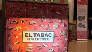 Més de 300 joves de secundària han visitat l'exposició "El tabac sense filtres!" a Manresa