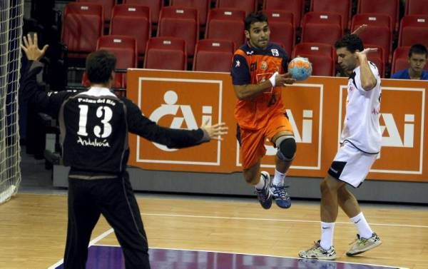 El partido entre Balonmano Aragón y Palma del Río, en imágenes