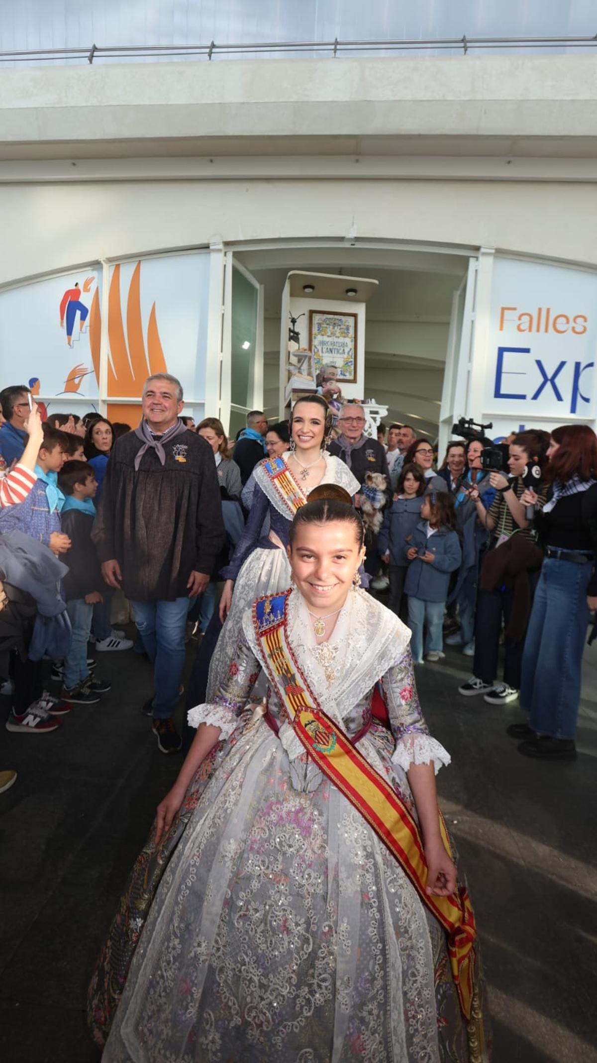 L' Antiga festeja su tercer triunfo consecutivo del Ninot Indultat