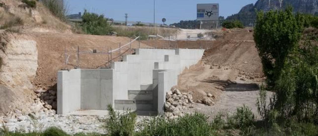 Un modificado encarece un 9% y alarga la obra del nuevo aliviadero de Xàtiva