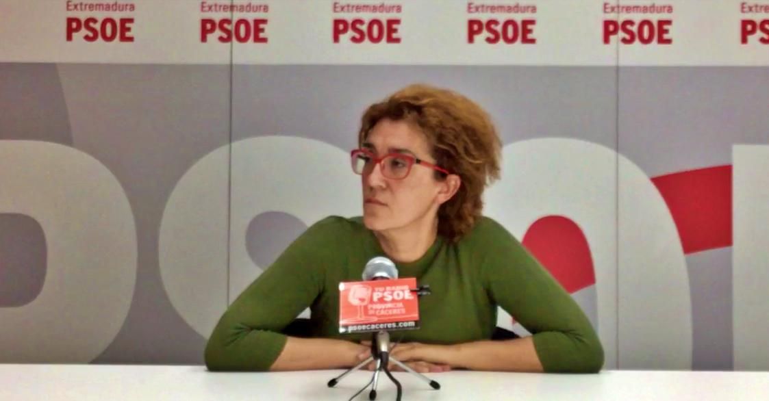 La alcaldesa de Membrío en una foto del PSOE provincial.