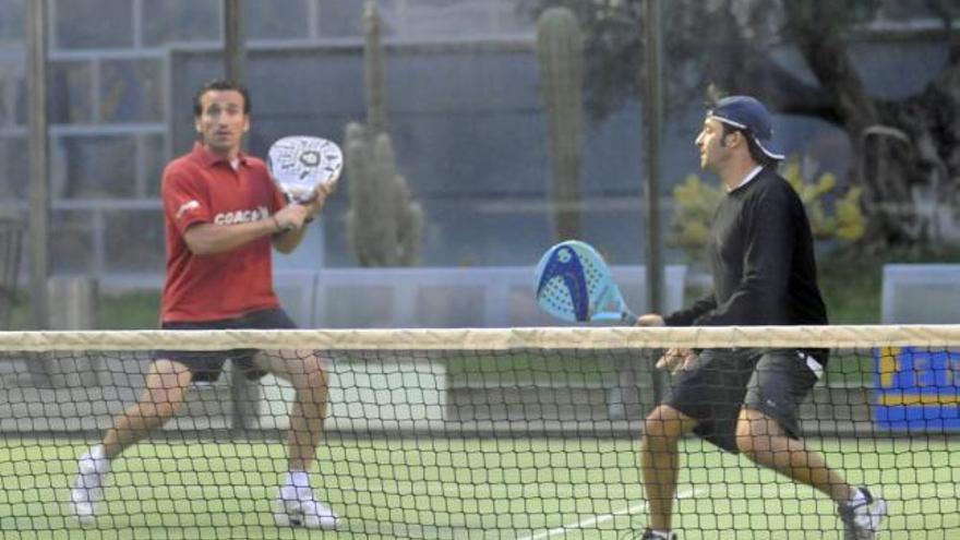 Una de las parejas participantes en el torneo.