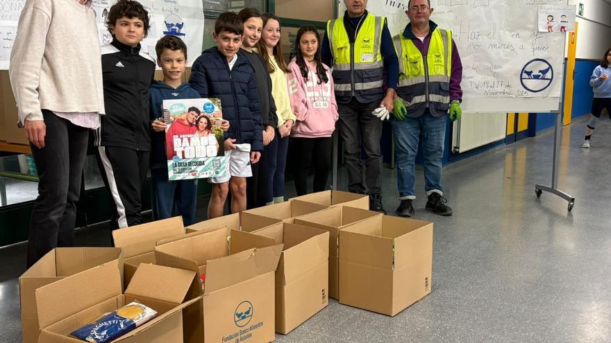 La Fresneda da clases de solidaridad: esta es la donación del colegio de la urbanización sierense al Banco de Alimentos