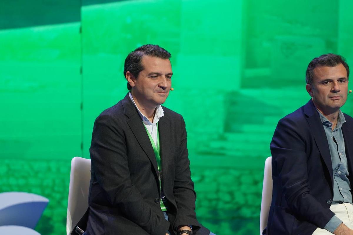 El alcalde de Córdoba, José María Bellido, durante una mesa de alcaldes celebrada en el congreso.