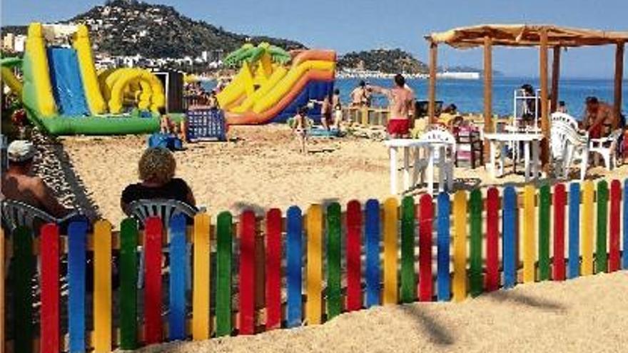 Una imatge del Club Infantil ubicat a la platja de S&#039;Abanell aquest estiu, pel qual no s&#039;hauria de pagar cànon.