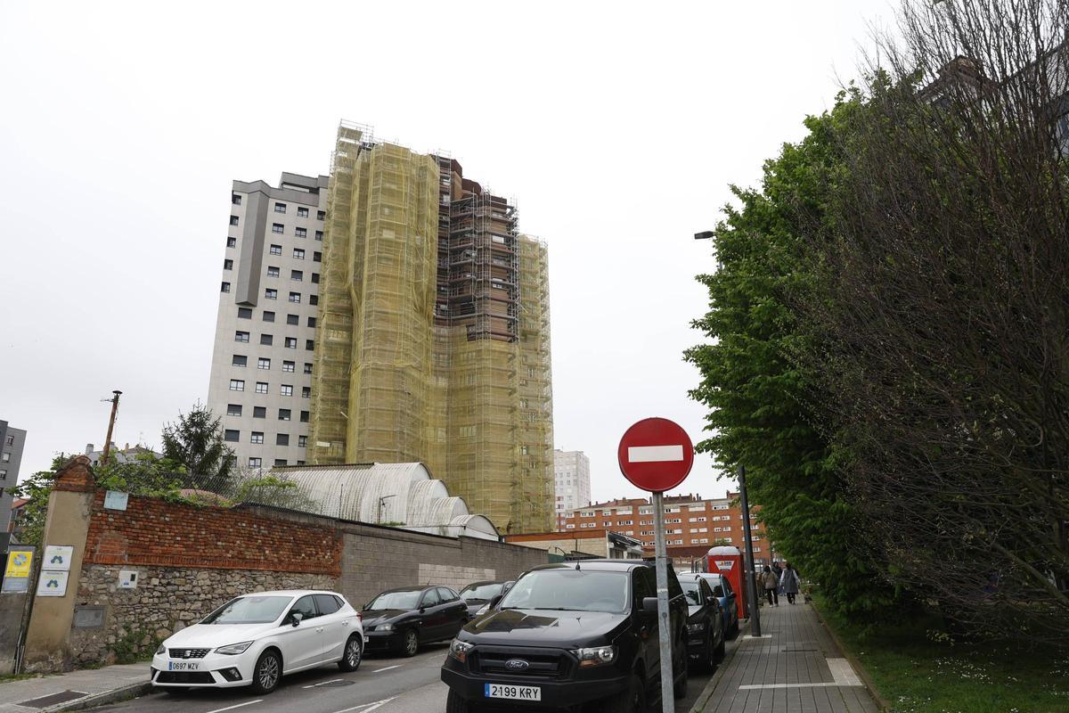 La asamblea vecinal por el conflicto del edificio La Estrella de Gijón, en imágenes La asamblea vecinal por el conflicto del edificio La Estrella de Gijón, en imágenes