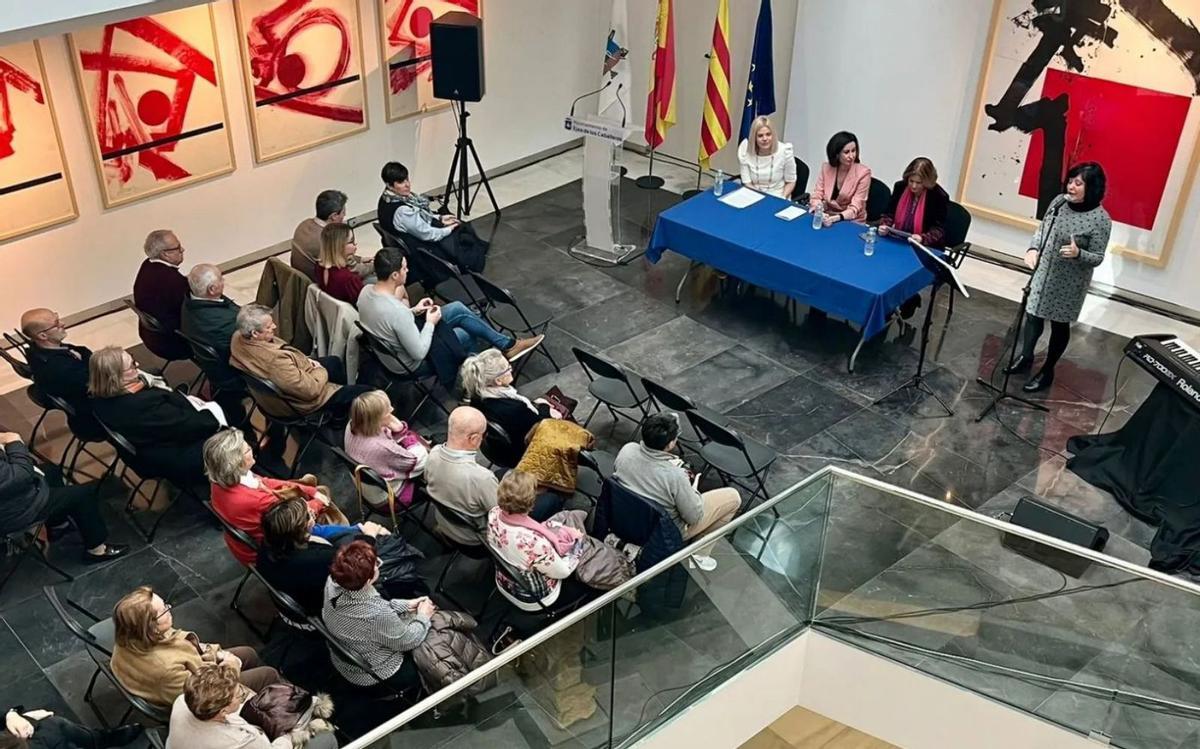 El Centro de Artes y Exposiciones de Ejea acogióó el 6 de diciembre el Homenaje Ciudadano a la Constitución. | SERVICIO ESPECIAL