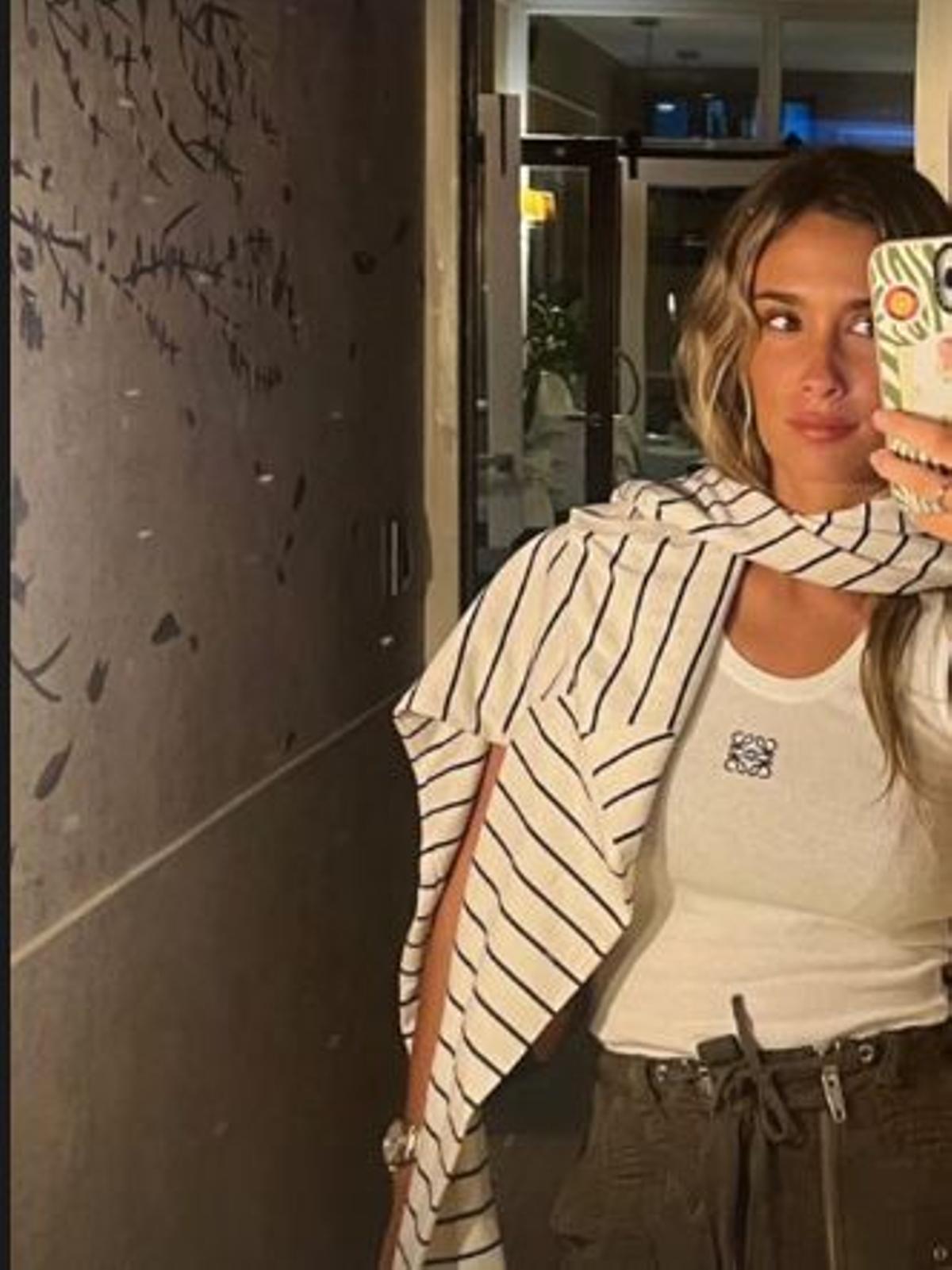 María Pombo ya tiene la camiseta de lujo de Loewe que tienen todas las influencers