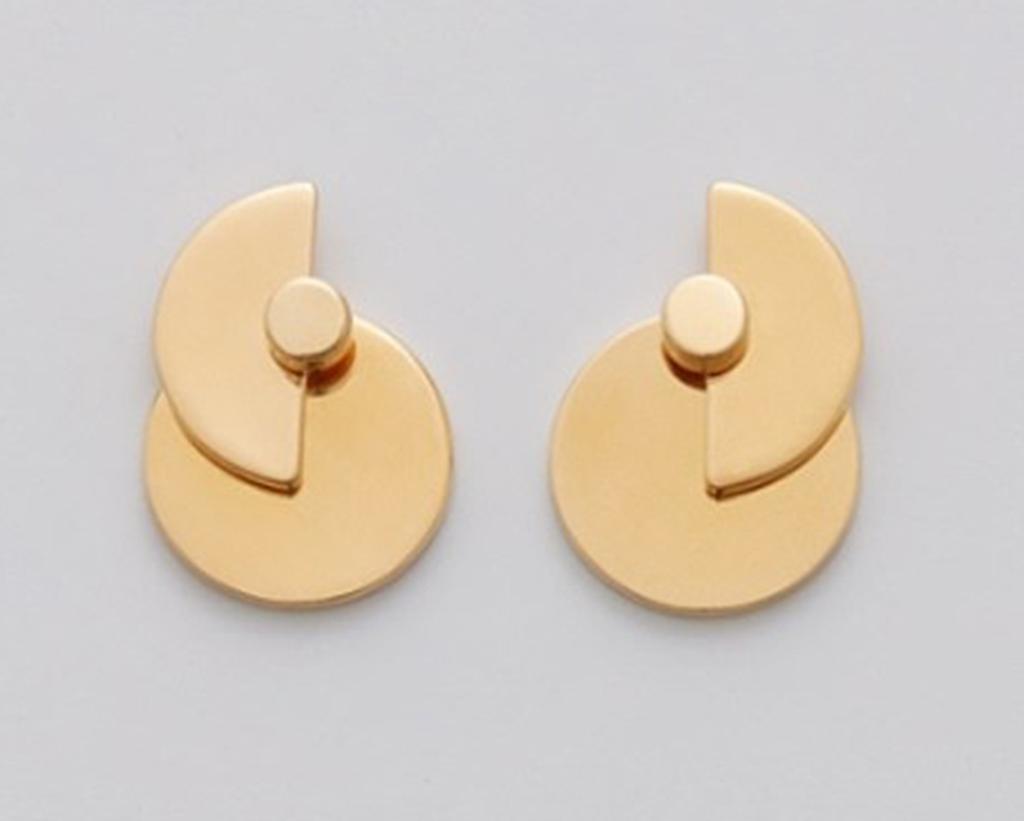 La geometría es siempre una acertada apuesta en cuanto a joyas.