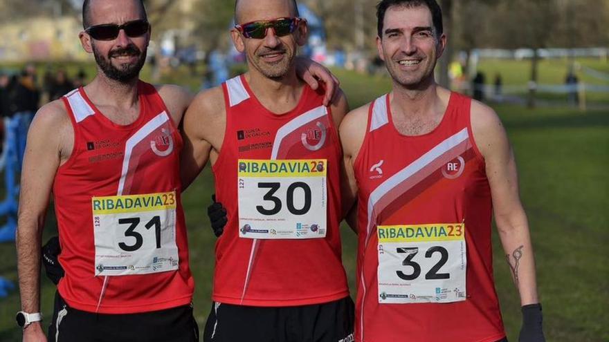 El Atletismo A Estrada compite en el Gallego con cinco equipos