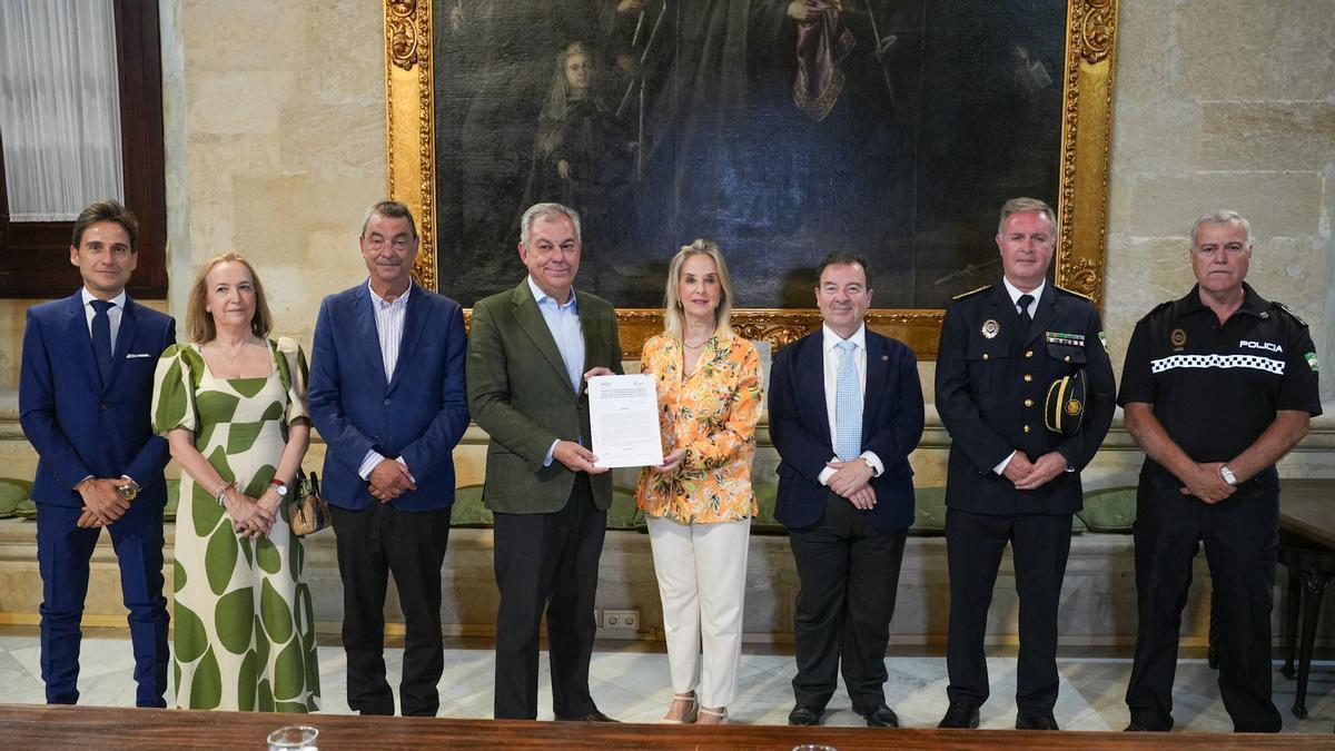 El alcalde, José Luis Sanz, ha firmado un Convenio de Colaboración con la Fiscalía General del Estado para colaborar en funciones preventivas como el absentismo escolar o los menores en situación de vulnerabilidad