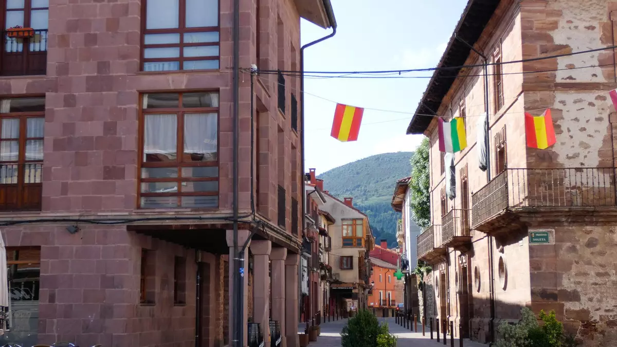 El pueblo riojano donde veranea la burguesía vasca y madrileña