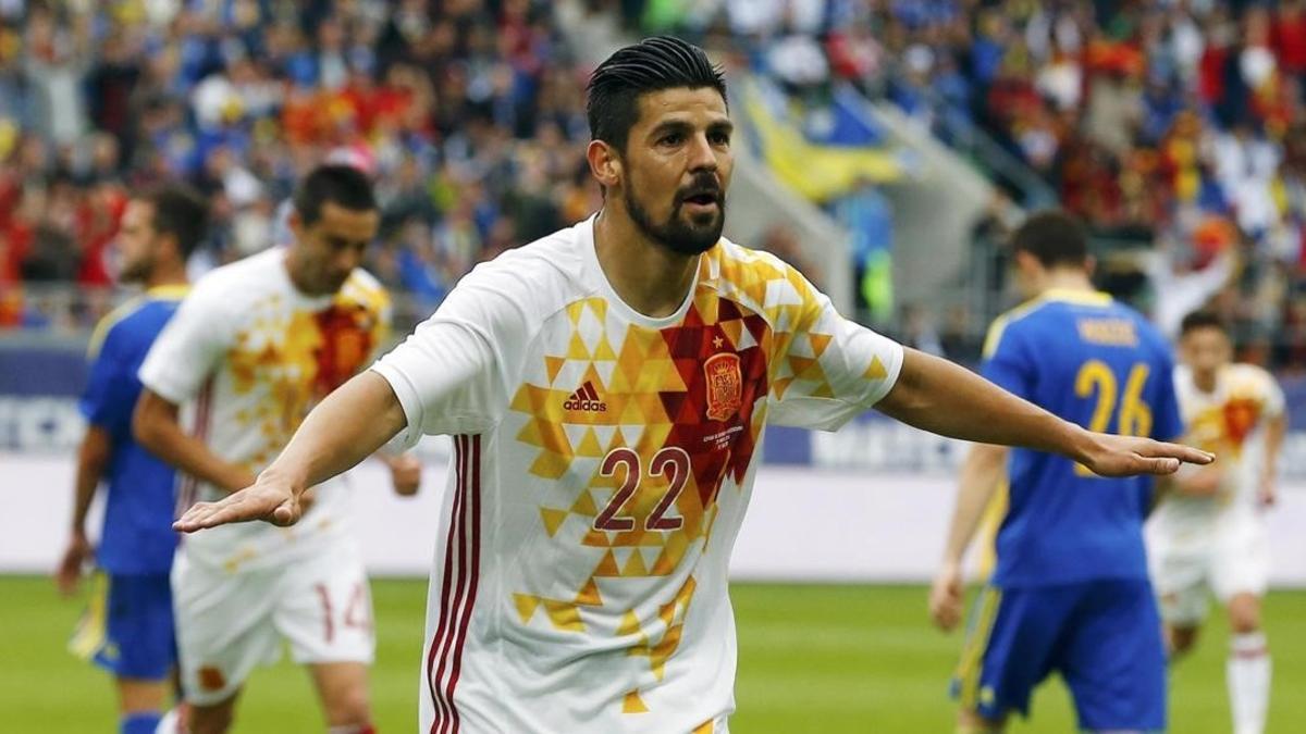 Nolito celebra el primero de sus dos goles en el amistoso contra Bosnia.