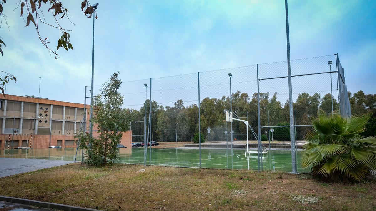 El pabellón de usos múltiples aprovechará la pista deportiva ya existente en la Academia de Seguridad.