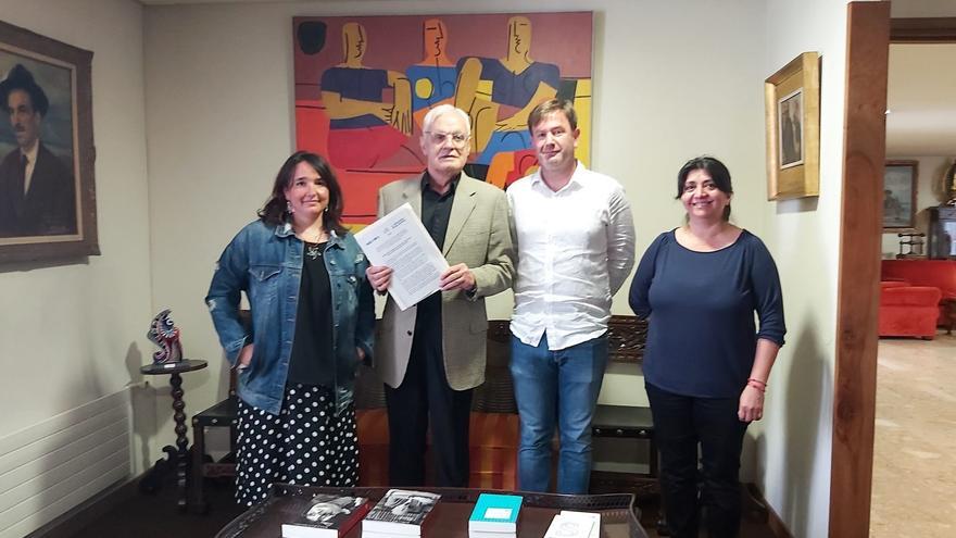 Sada traslada a la Real Academia Galega la petición de dedidar el Día das Letras a Villalta