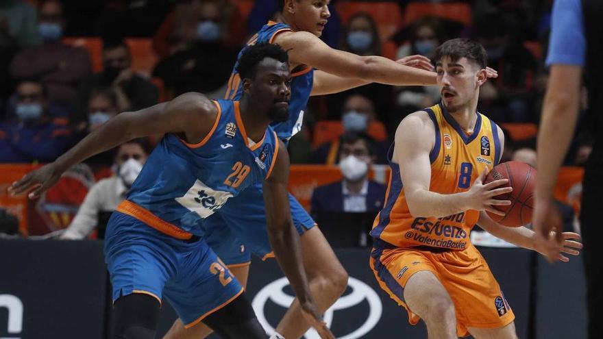 Guillem Ferrando hace historia con 13 asistencias ante el Ratiopharm Ulm